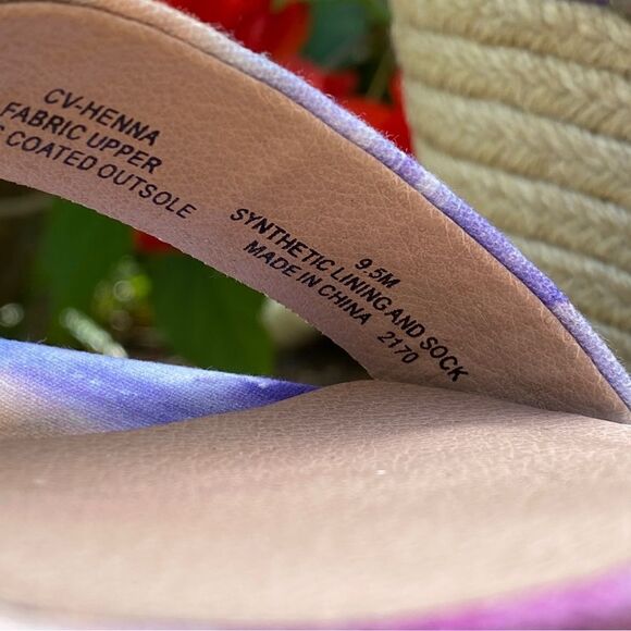 NEW CHELSEA & VIOLET CV-HENNA OPEN TOE ANKLE STRAP TIE-DYE WEDGES 9.5 - Picture 11 of 16